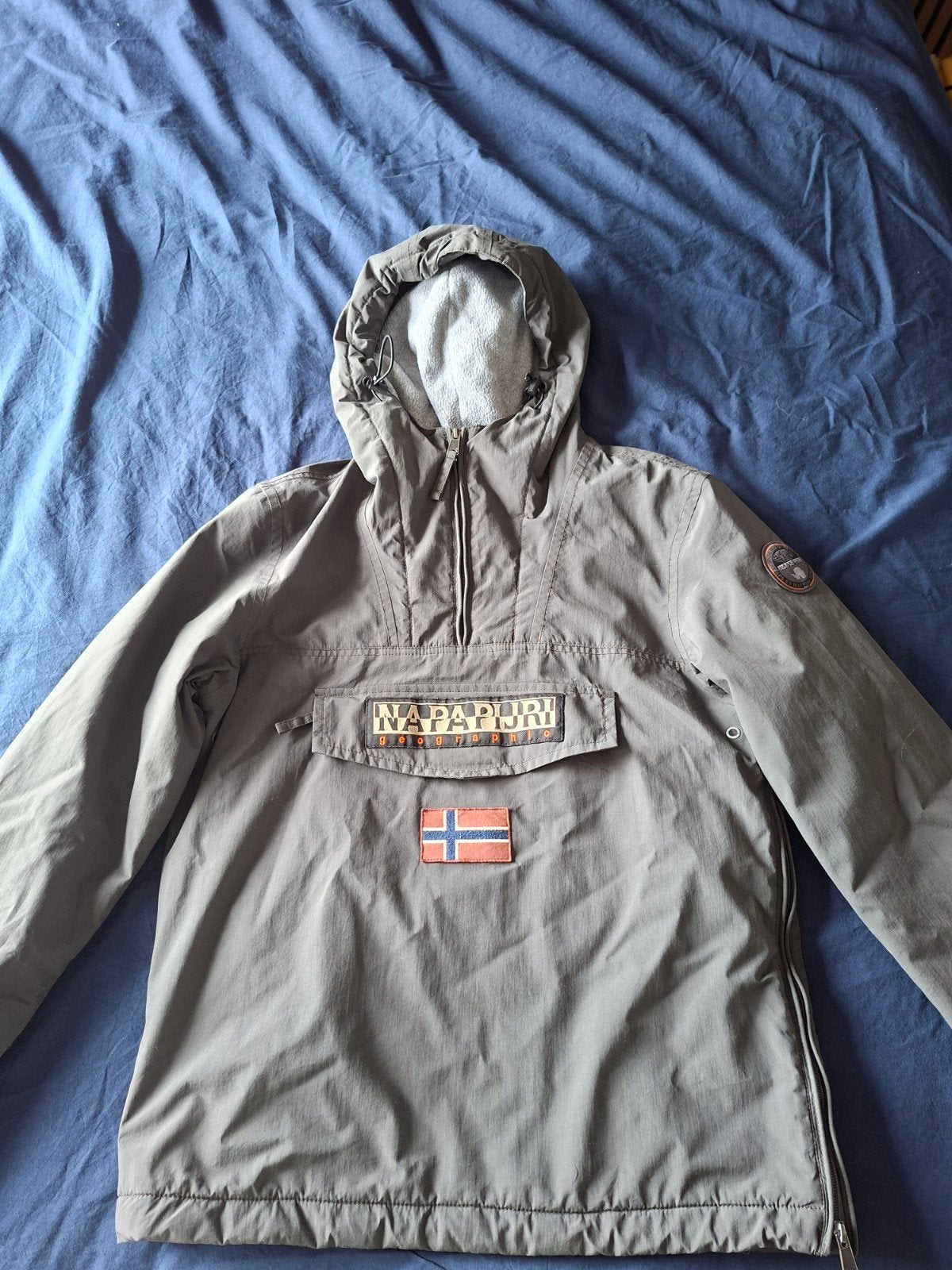 Naparijri jas, Kleding | Dames, Jassen | Winter, Maat 38/40 (M), Ophalen of Verzenden, Zo goed als nieuw, Grijs