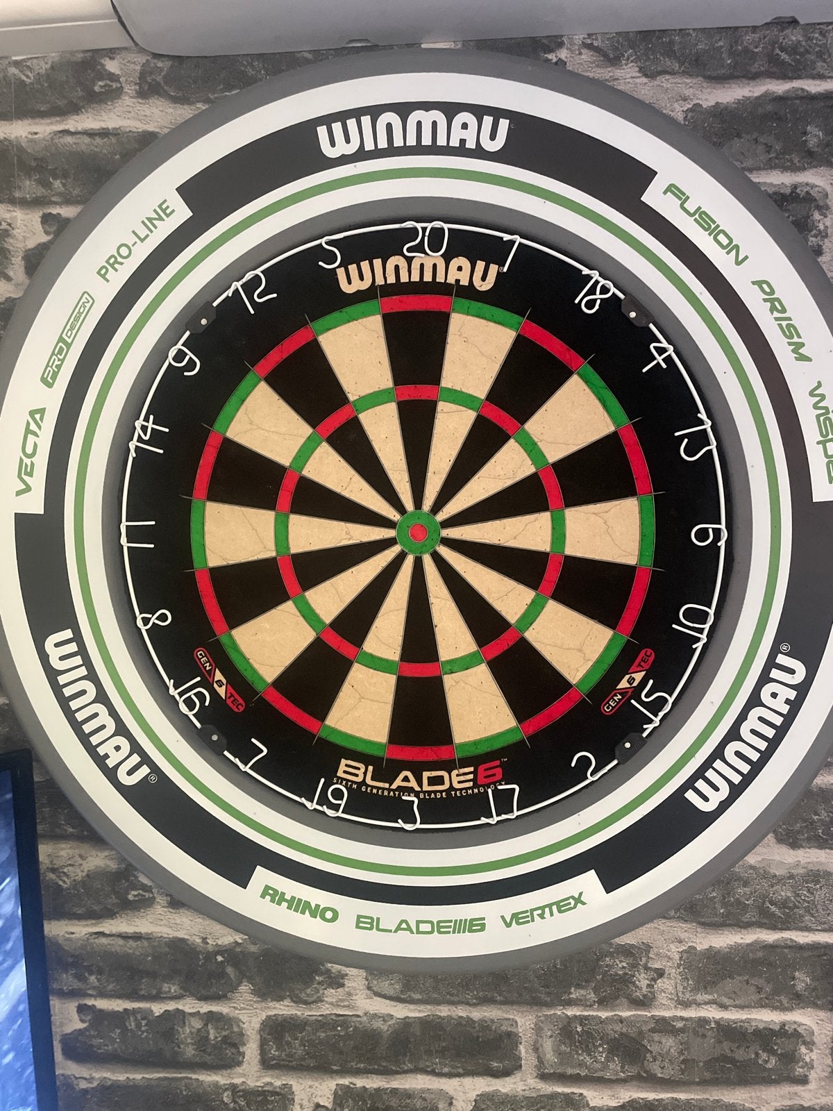 Winmau Blade 6 Dartbord complete set, Ophalen of Verzenden, Zo goed als nieuw, Dartbord