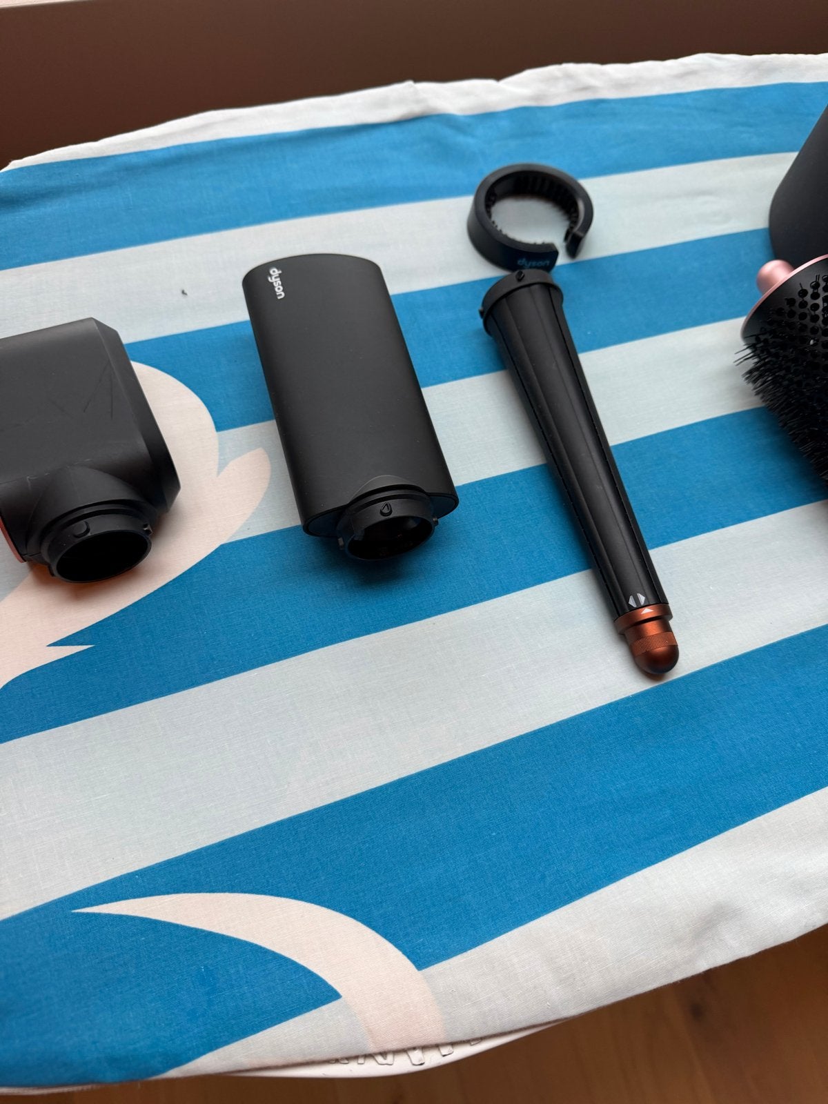 Dyson Airwrap accessoires met opbergdoos, Ophalen of Verzenden, Zo goed als nieuw, Haarverzorging