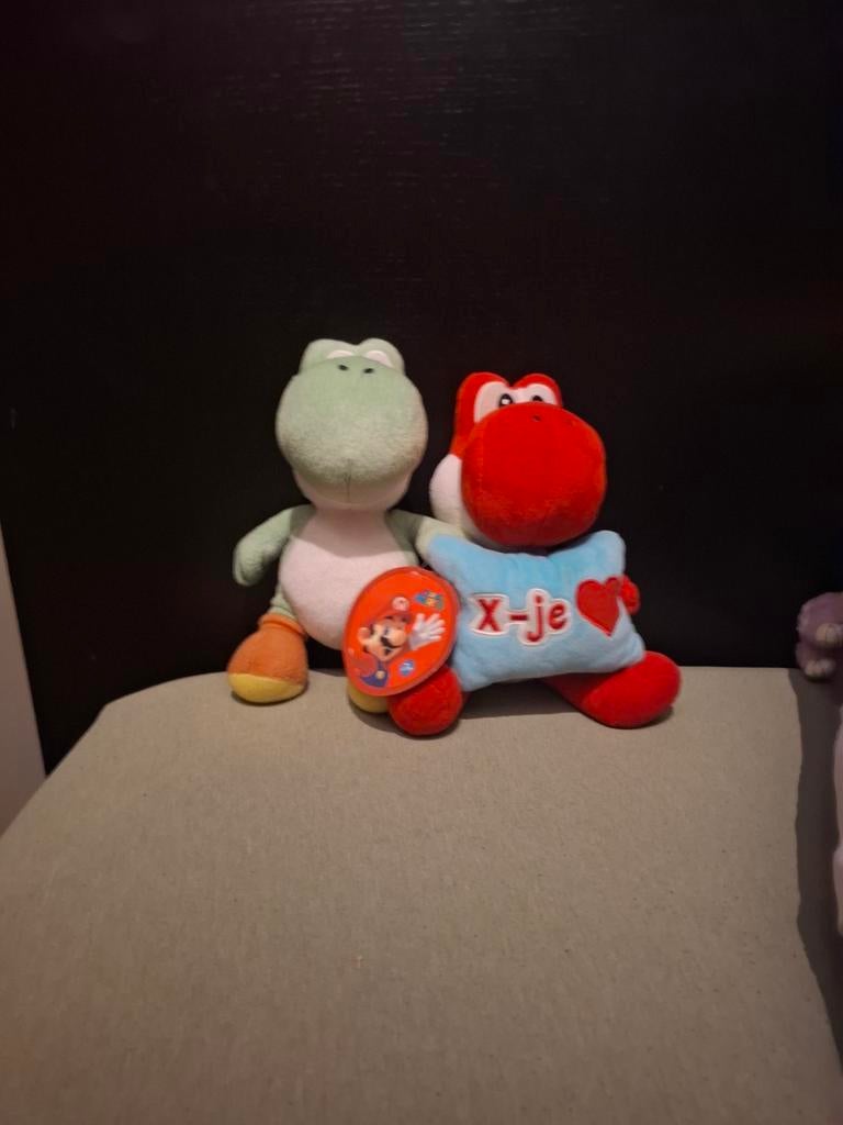 2 Yoshi's knuffels - groen met kaartje, rood met boodschap, Ophalen of Verzenden, Nieuw, Overige typen
