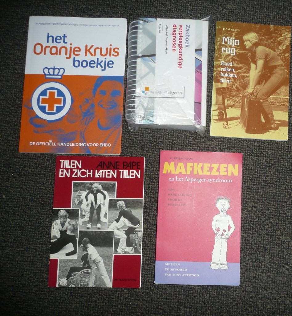 21 boeken over gezondheid medisch eerste hulp., Ophalen of Verzenden, Alpha, Zo goed als nieuw