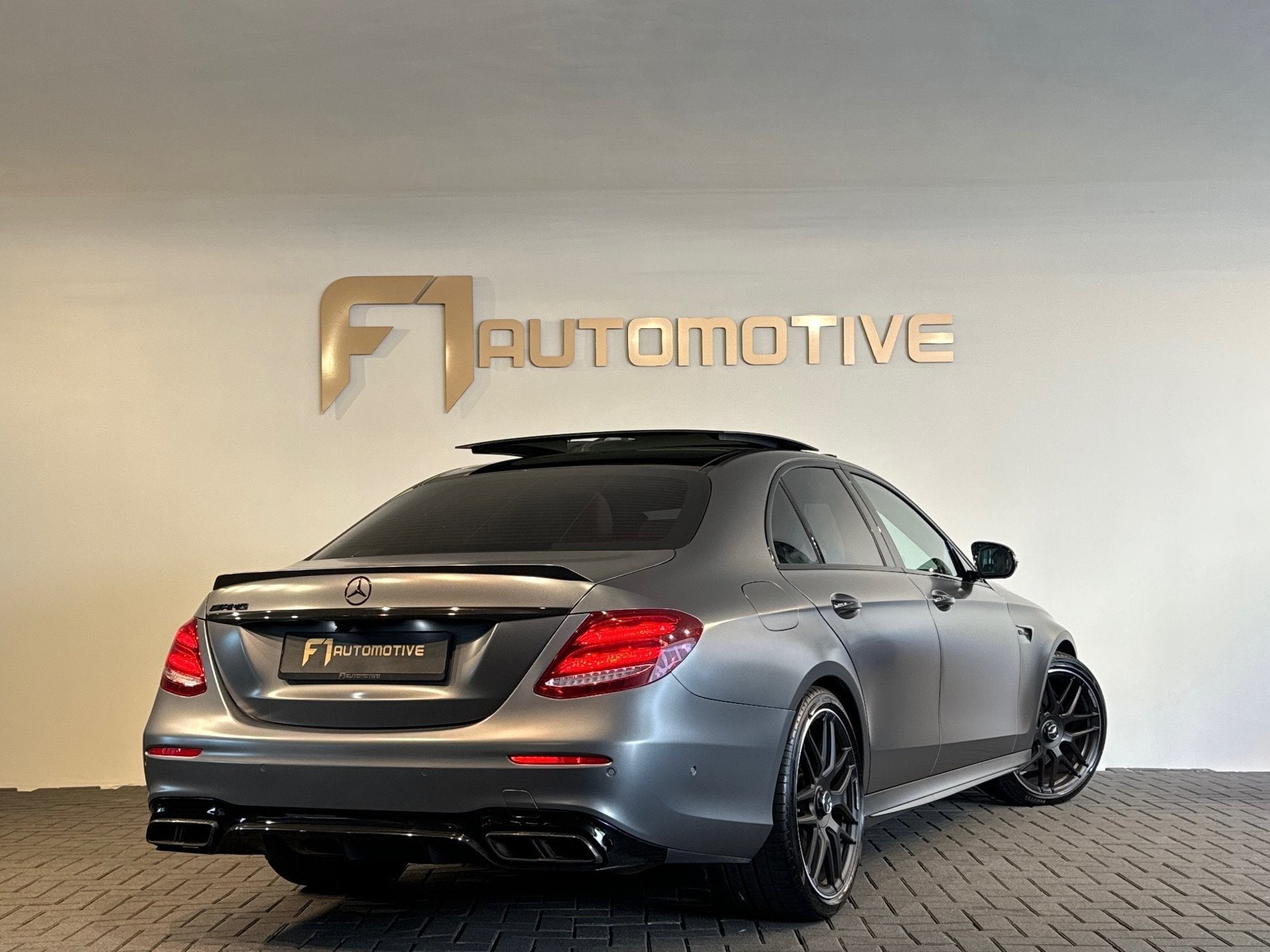 Mercedes-Benz E-klasse AMG 63 S 4M Premium+ Pano|HuD|Burmest, Automaat, Dealer onderhouden, Gebruikt, Vierwielaandrijving