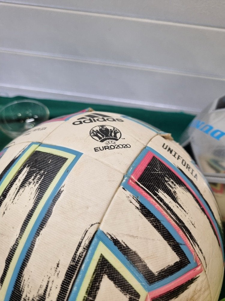 ballen voetbal en vollybal, Ophalen of Verzenden, 'T Olde Gre-j, Info@toldegrej.nl, Endepoelstraat 20f Didam