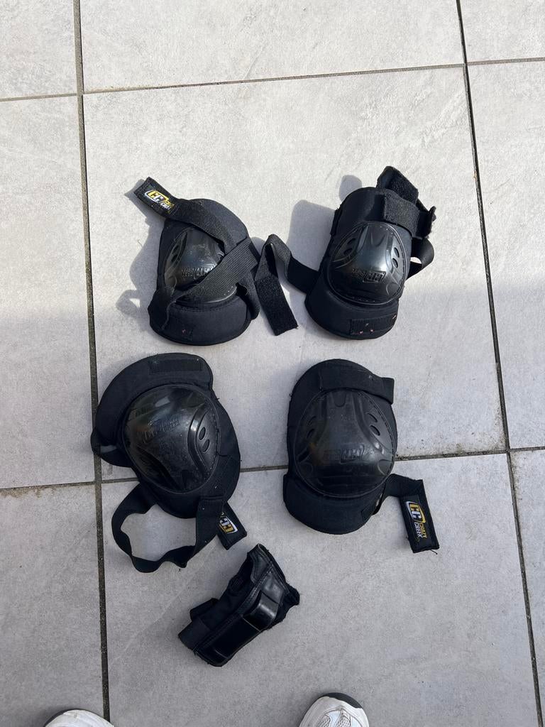 Skate / rolschaats beschermers set: knie, elleboog, pols, Ophalen of Verzenden, Zo goed als nieuw, Bescherming