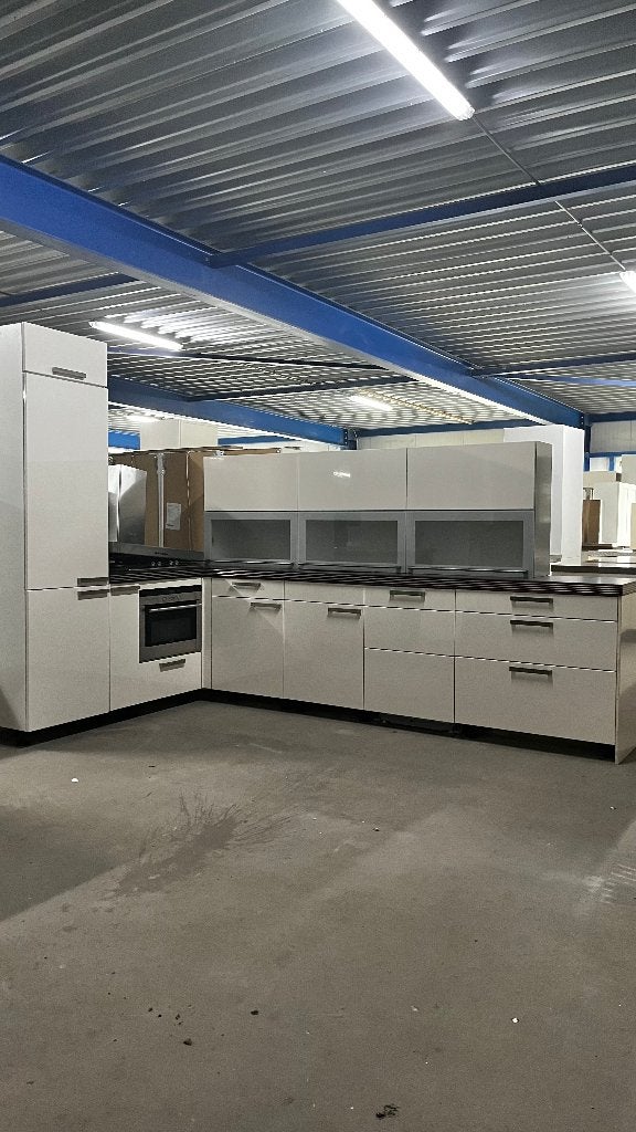 Keuken Compleet met APP 120Keukens op voorraad Nr. 2995