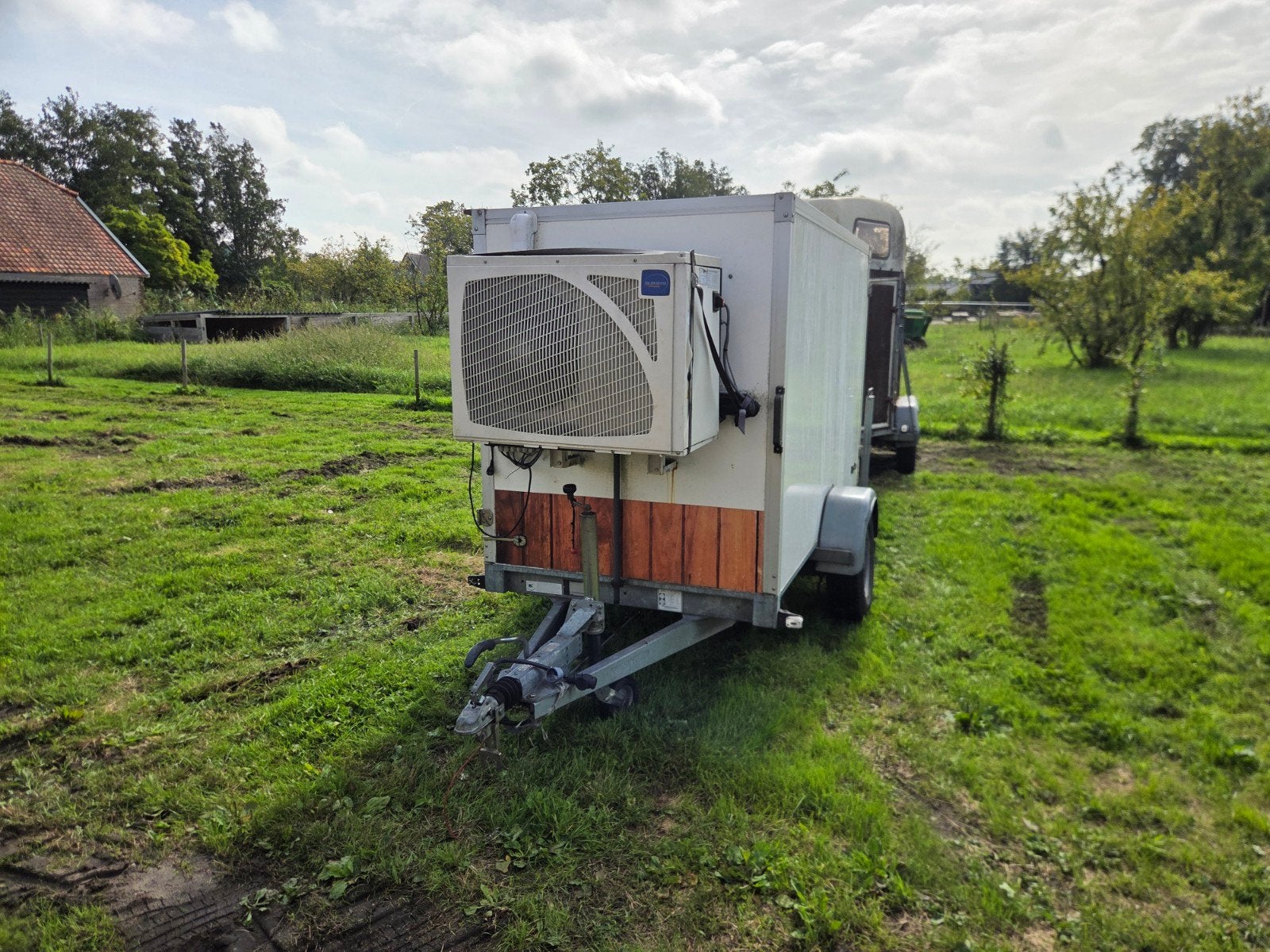 koelwagen koelaanhanger, Ophalen, Zo goed als nieuw