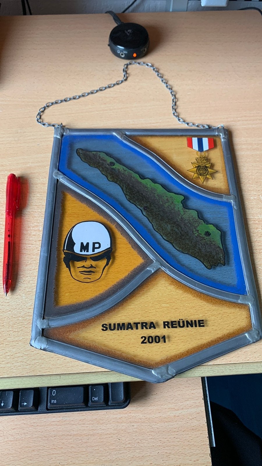 Glas in lood herdenking,s bord van Nederlandse militairen, Verzamelen, Ophalen of Verzenden, Landmacht, Nederland, Kunstobject