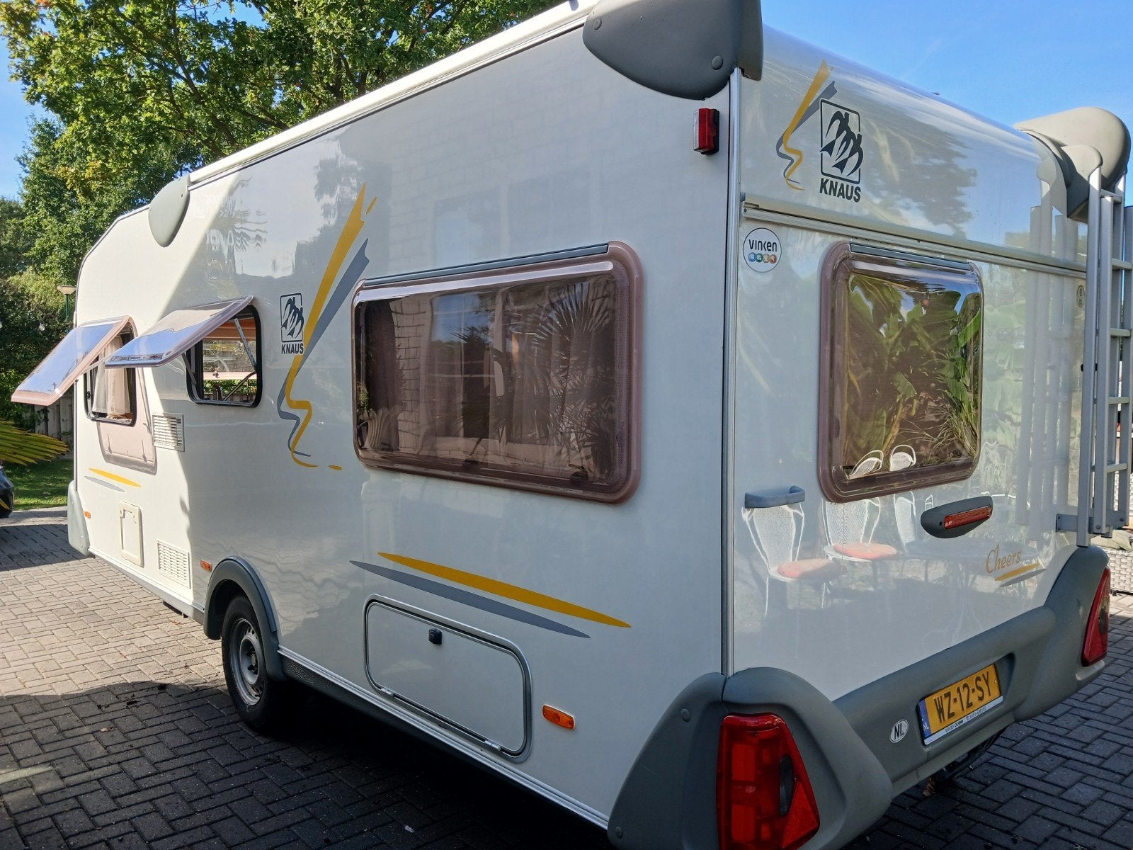 Knaus Caravan uit 2001 met voortent en luifel, Caravans en Kamperen, Bedrijf, Knaus, 5 tot 6 meter, Luifel
