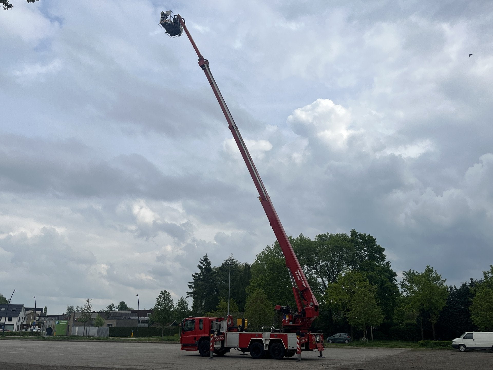 DAF AS75PC Hoogwerker Automaat 6x2 Brontoskylift 32 meter 1e, Auto's, Automaat, Stof, Zwart, 23800 kg