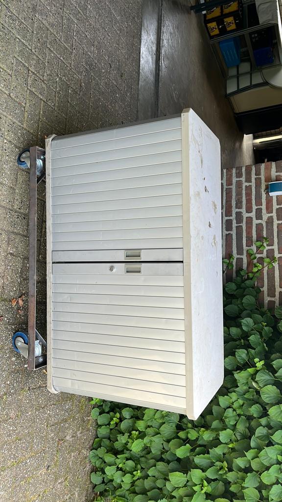 Roldeurkast, Tuin en Terras, Ophalen, Zo goed als nieuw, Kunststof, Overige typen