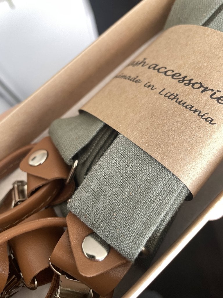 Heren linnen bretels sage green met clips of knoopsluiting, Ophalen of Verzenden, Nieuw, Overige kleuren, 115 cm of meer