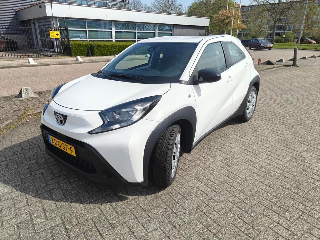 Toyota Aygo X 1.0 VVT-i MT Play /Apple carplay/Android auto, Auto's, Voorwielaandrijving, Stof, Wit, Aygo X