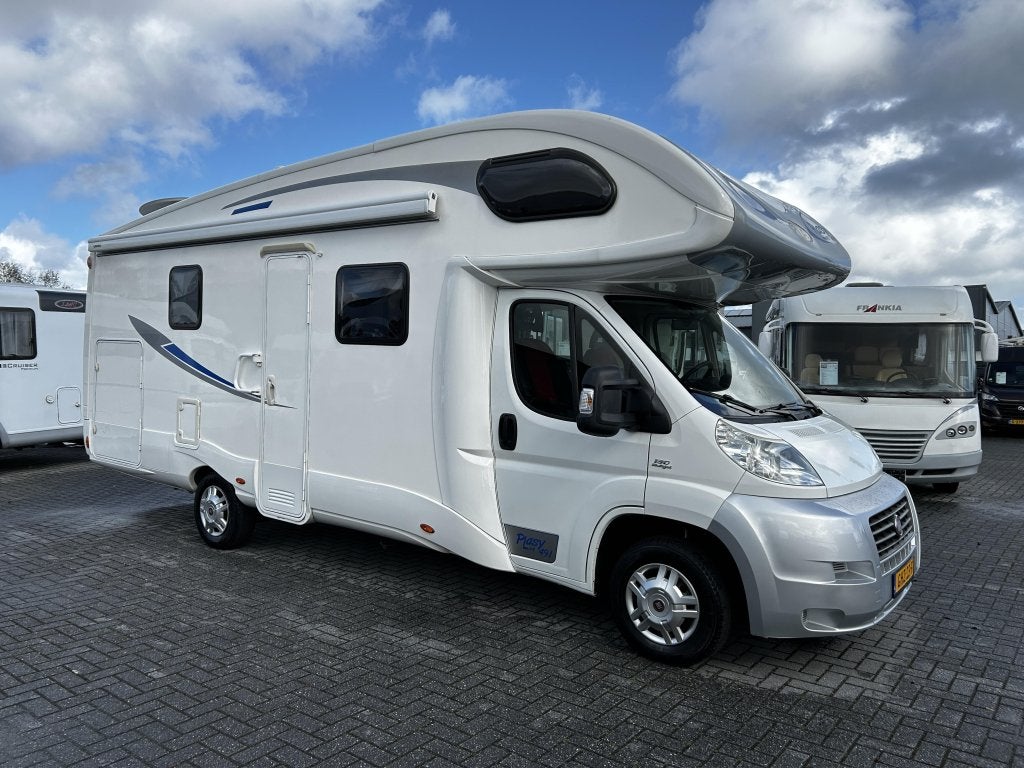 Caravans And Camping Pla