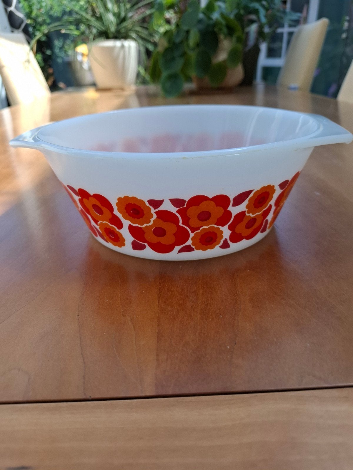 Arcopal Lotus retro 70er jaren melkglas schaal met bloemenpr, Ophalen