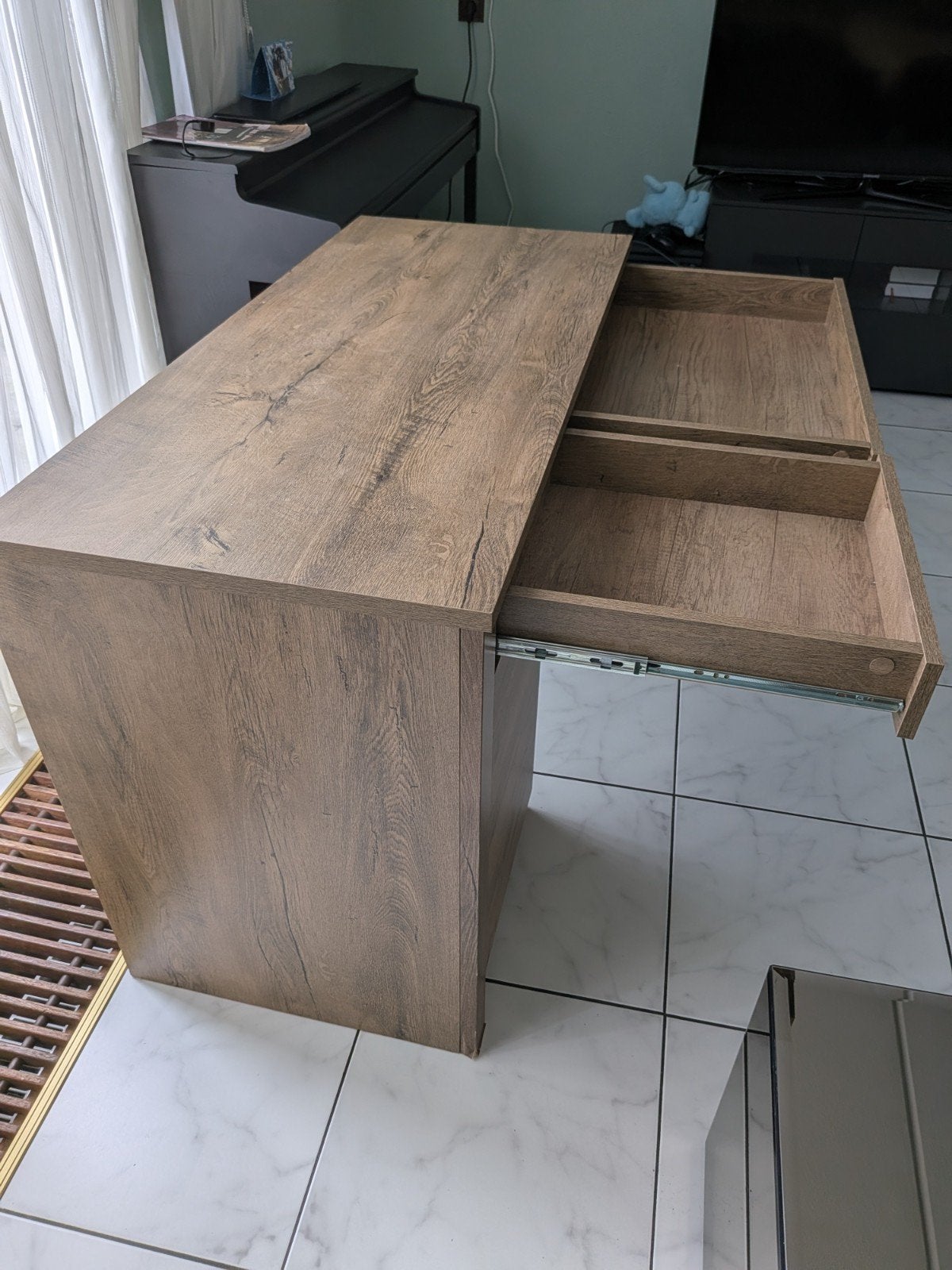 Modern bureau met lades en opbergruimte, Ophalen, Met lades, Spaanplaat of MDF, Bruin