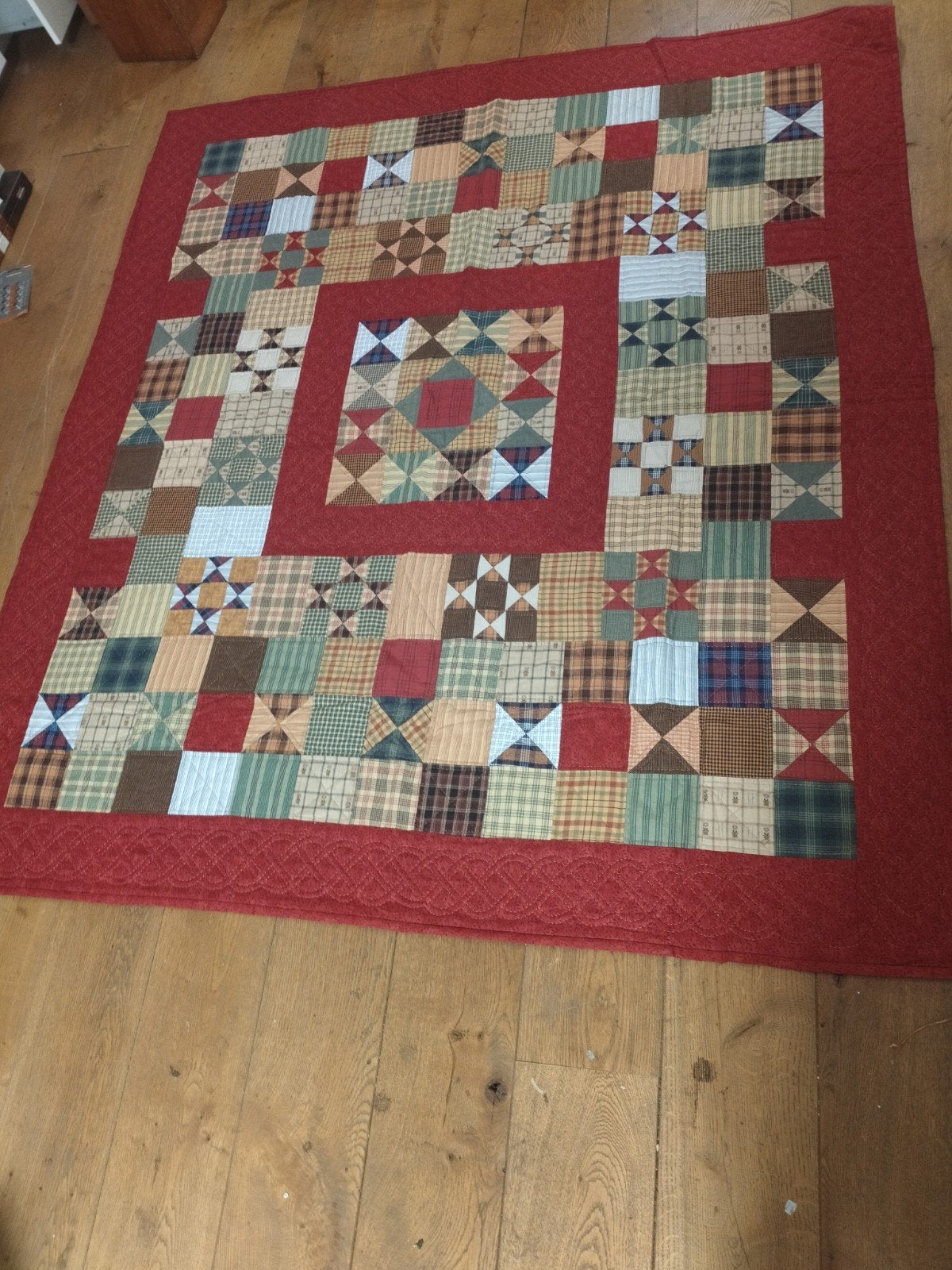Handgemaakte Patchwork Quilt - 1.55 x 1.75 mtr, Gebruikt, 150 tot 200 cm, Ophalen of Verzenden, 150 tot 200 cm