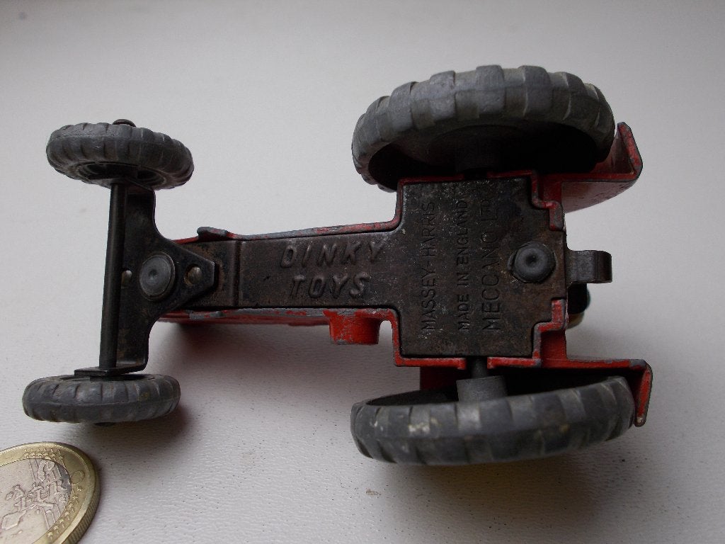 Jr 50. 3 x Dinky Toys FARM MODELLEN (Opknappers) 3 x 1 KOOP!, Ophalen of Verzenden, Gebruikt, Tractor of Landbouw, Dinky Toys