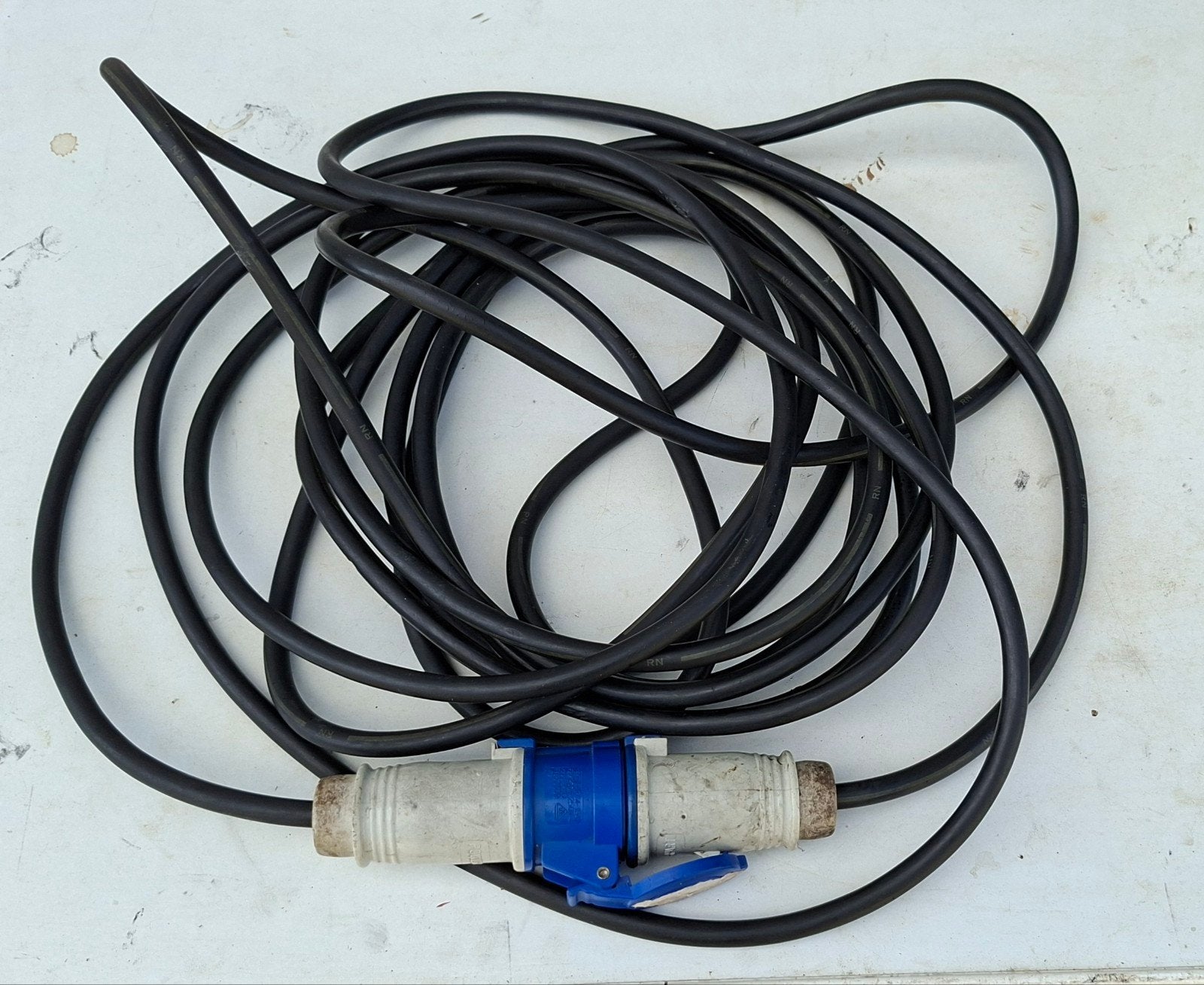 CEE 2,5 mm² verlengkabel 12 meter met blauwe 16A stekkers., Caravans en Kamperen, Ophalen of Verzenden
