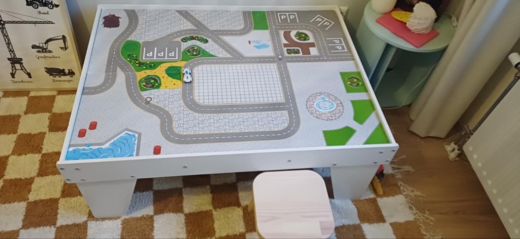 Speeltafel met wegen en treinbaan, inclusief accessoires, Ophalen, Gebruikt, Bouwen