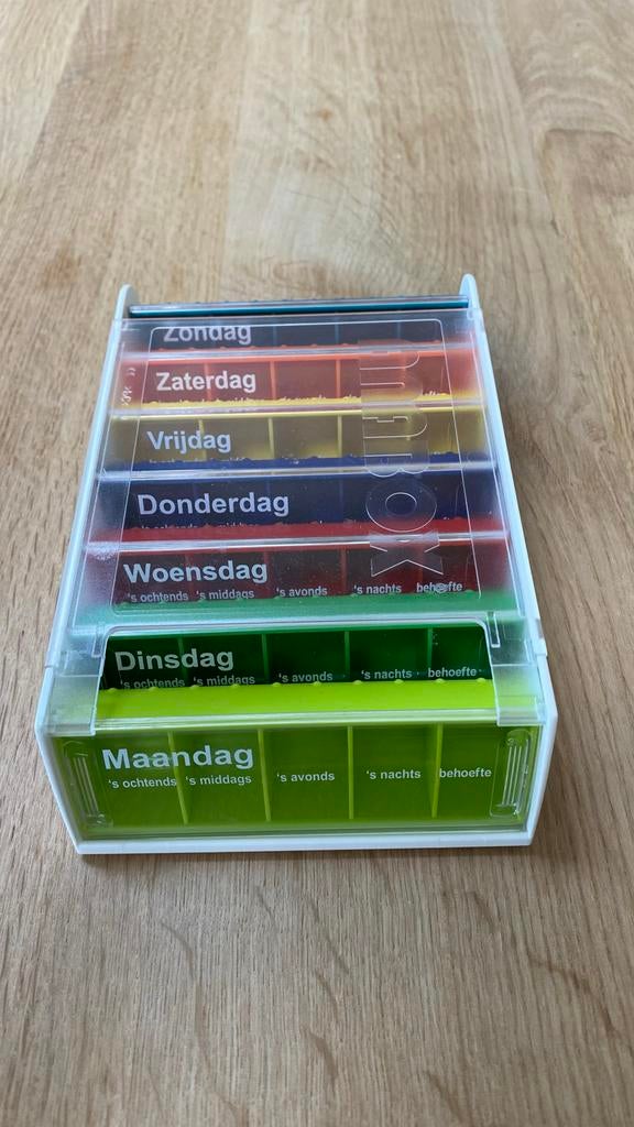 Medicijndoos 7 dagen,  5 vakjes per dag, Ophalen of Verzenden, Zo goed als nieuw