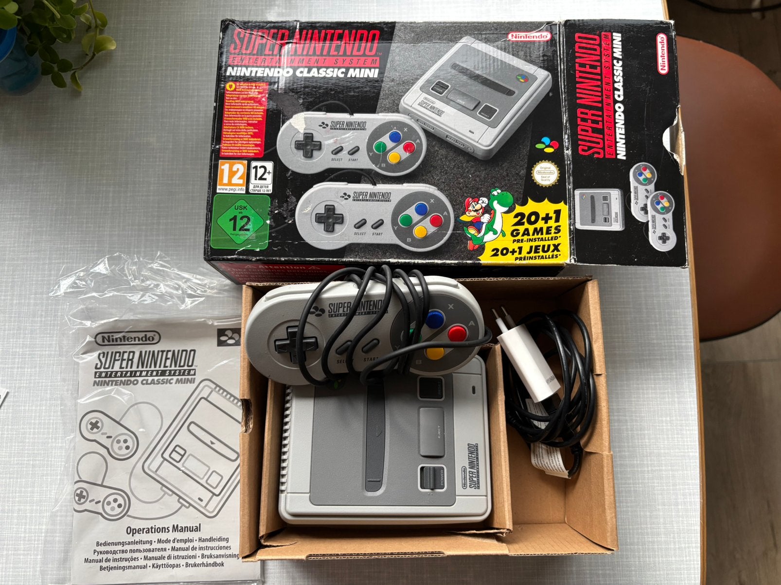 Super nintendo mini classic veel extra games, Ophalen of Verzenden, Zo goed als nieuw, Met 2 controllers