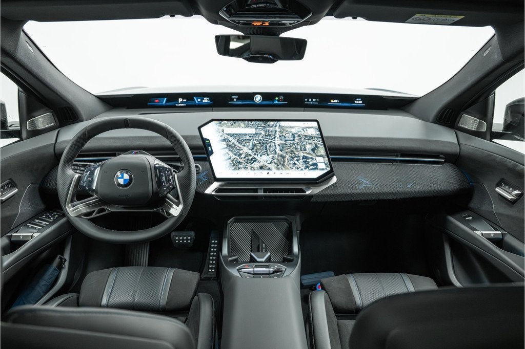 BMW iX3 50 xDrive M Sport / Panoramadak / Trekhaak / M Sport, Auto's, BMW, Automaat, Zwart, Blauw, 2260 kg