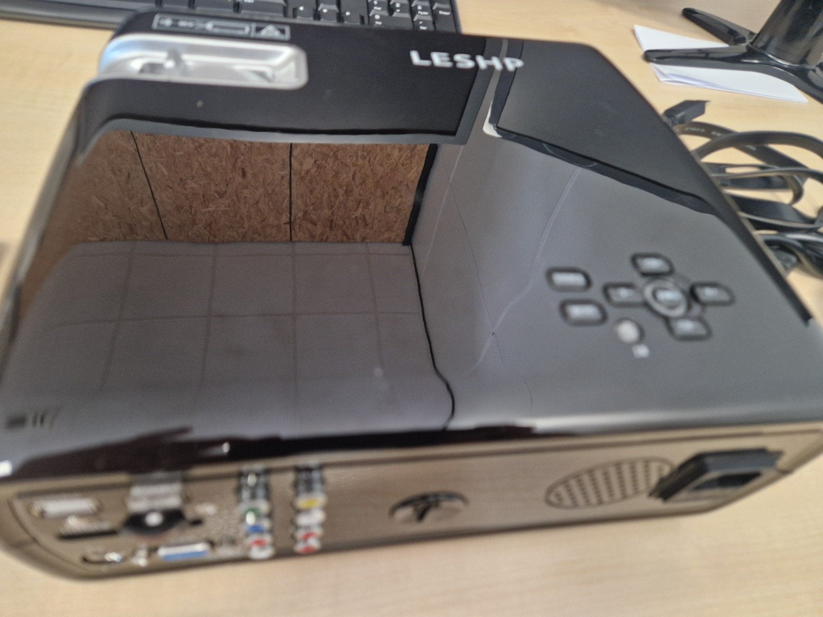 Zgan : LESHP Beamer Projector Full HD met kabels, Ophalen of Verzenden, Full HD (1080), LESHP, Gebruikt