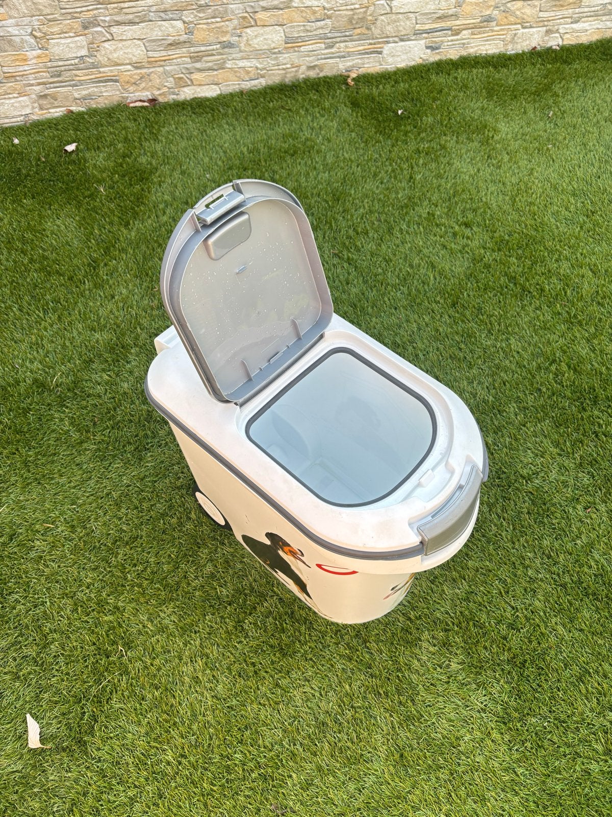 Curver voedsel container voor honden, Ophalen, Hond