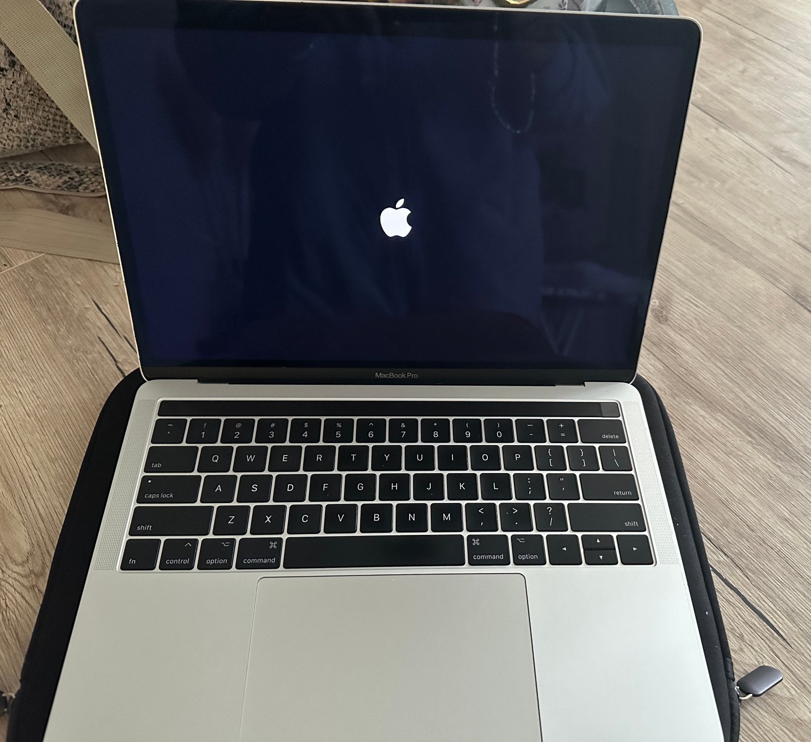 Macbook pro, Ophalen, 13 inch, Zo goed als nieuw, Aktetas
