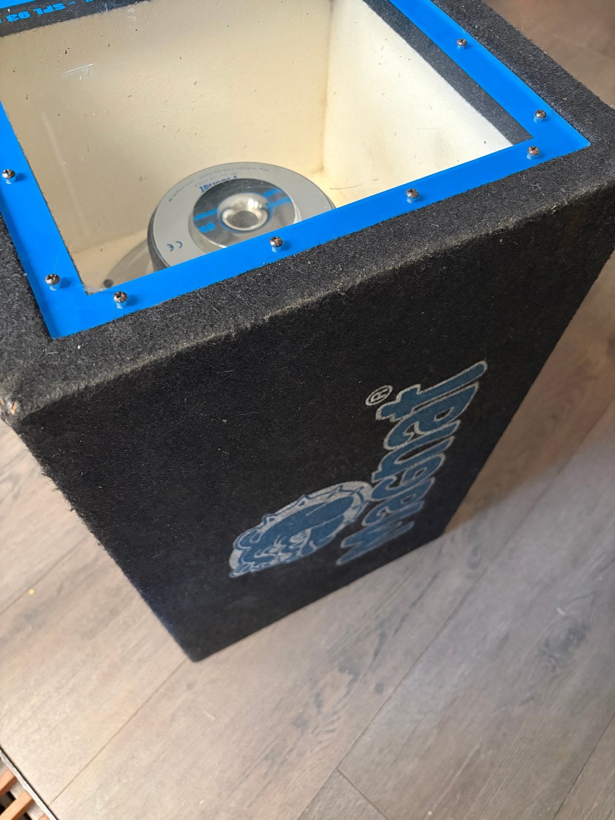 Magnat 12” Band Pass Subwoofer - 600 Watt max. - 93 dB SPL, Ophalen, Gebruikt