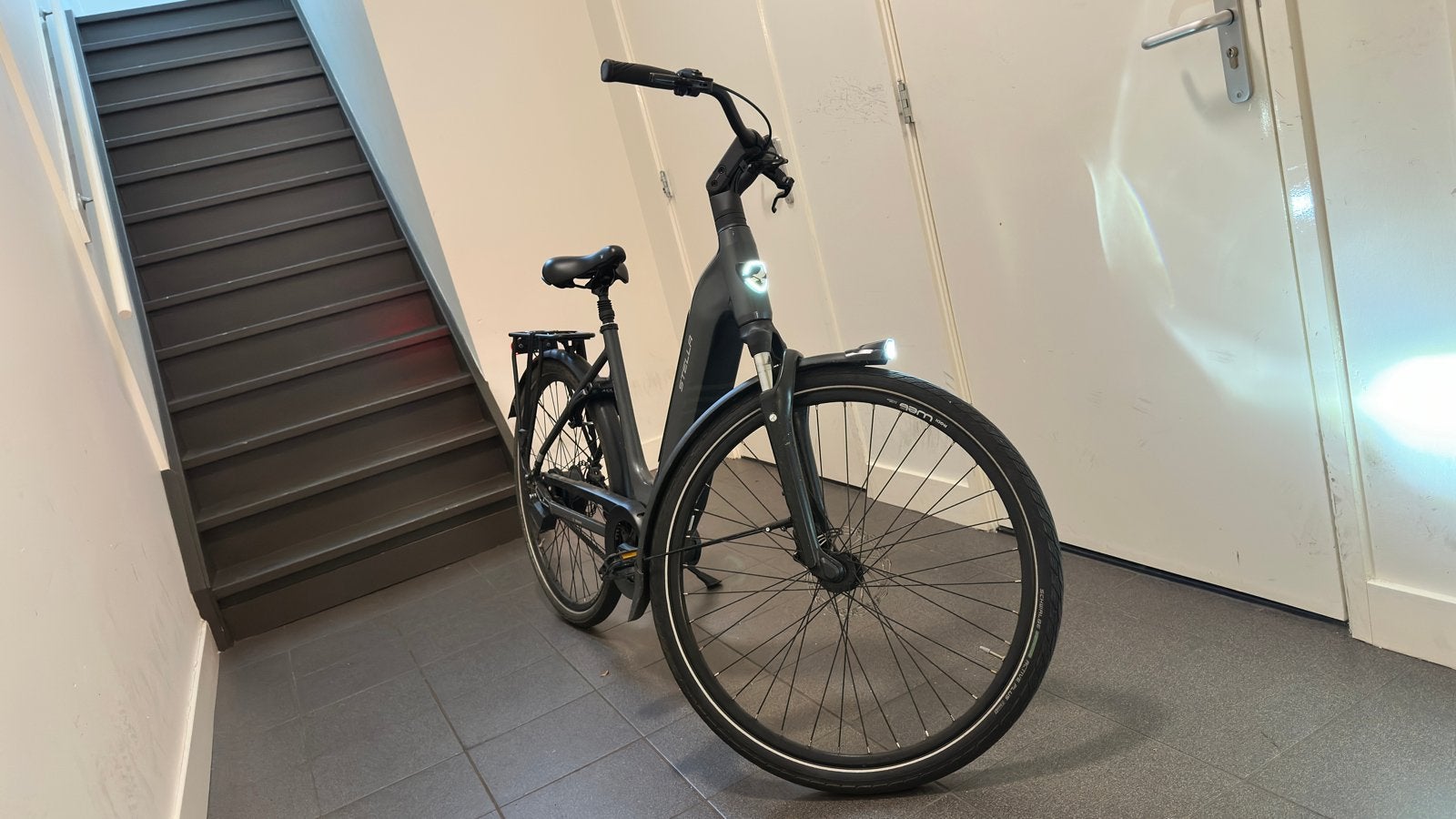 Stella Livorno Rock Grey E-bike met Bosch PowerTube 625, Zo goed als nieuw, 51 tot 55 cm, 50 km per accu of meer, Ophalen