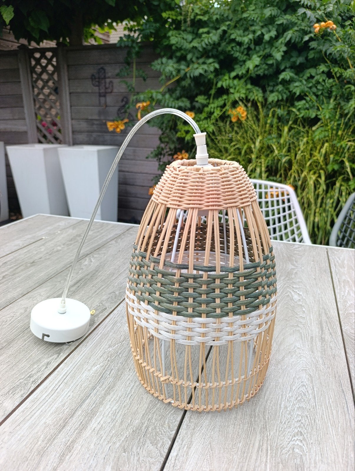 Rotan hanglamp met speels patroon, Huis en Inrichting, Lampen | Hanglampen, Bohemian, Scandinavisch, Natuurlijk, Natuurlijk materiaal