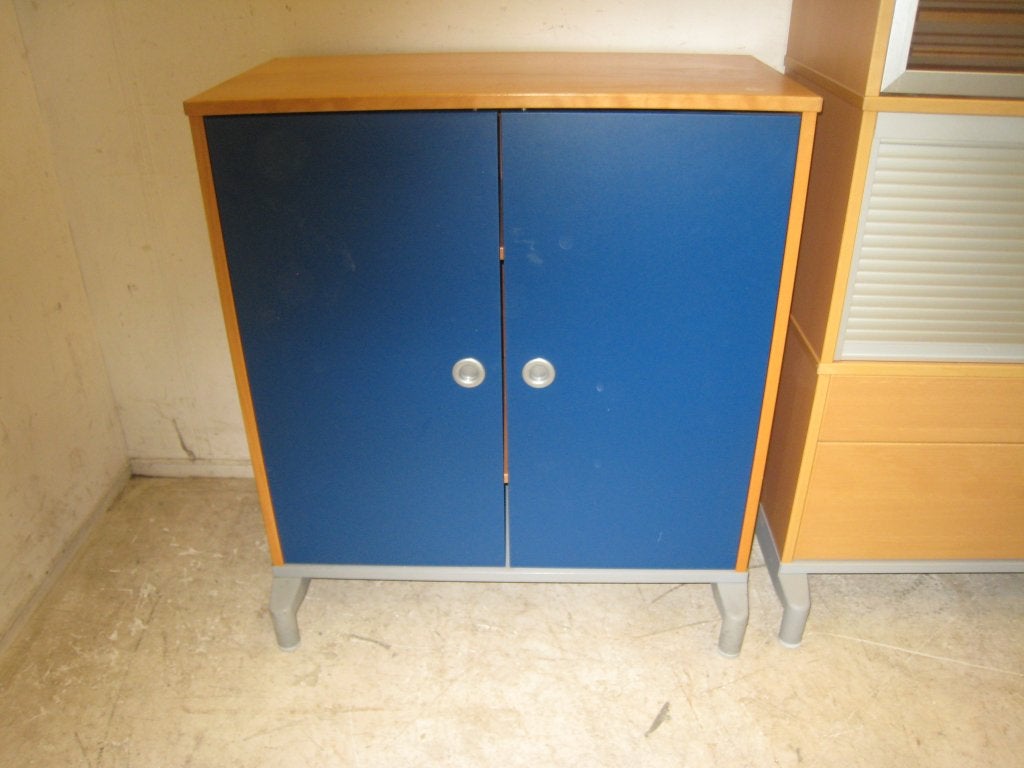 IKEa Effektiv kastje met blauwe deurtjes, Niet ingevuld, Gebruikt, Niet ingevuld, Niet ingevuld