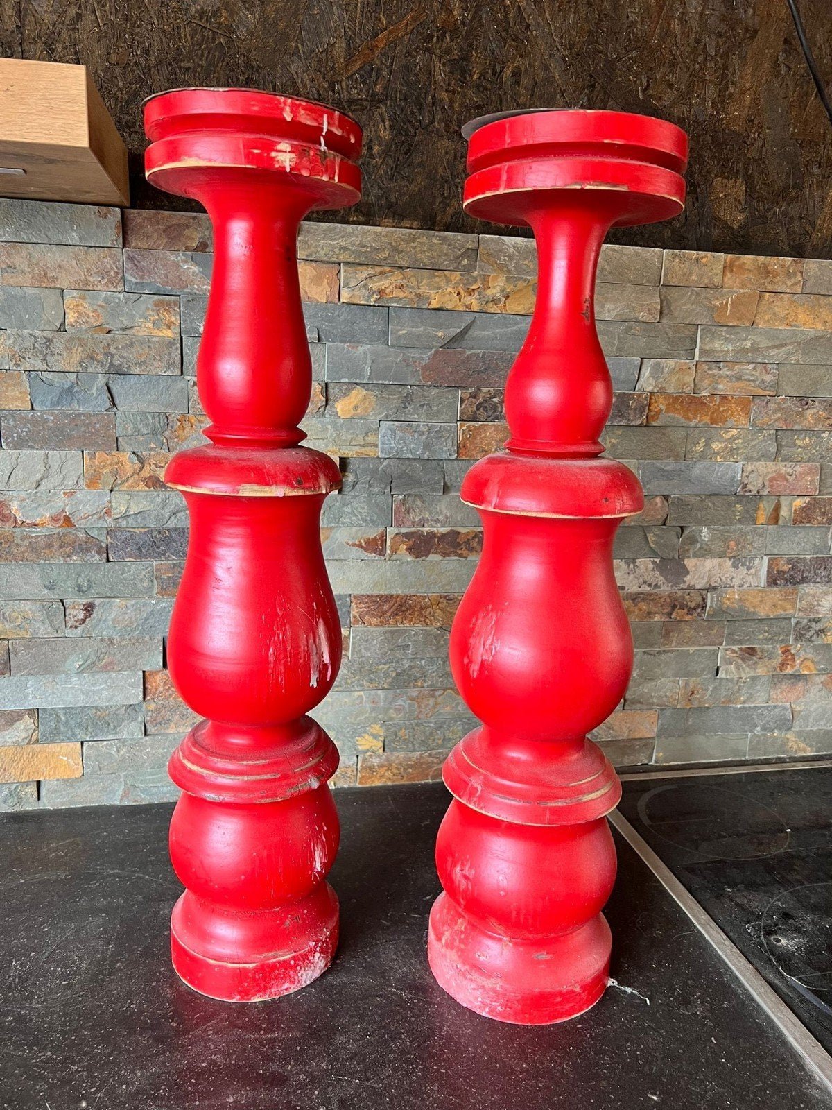 Set van 2 rode houten kandelaars, Ophalen