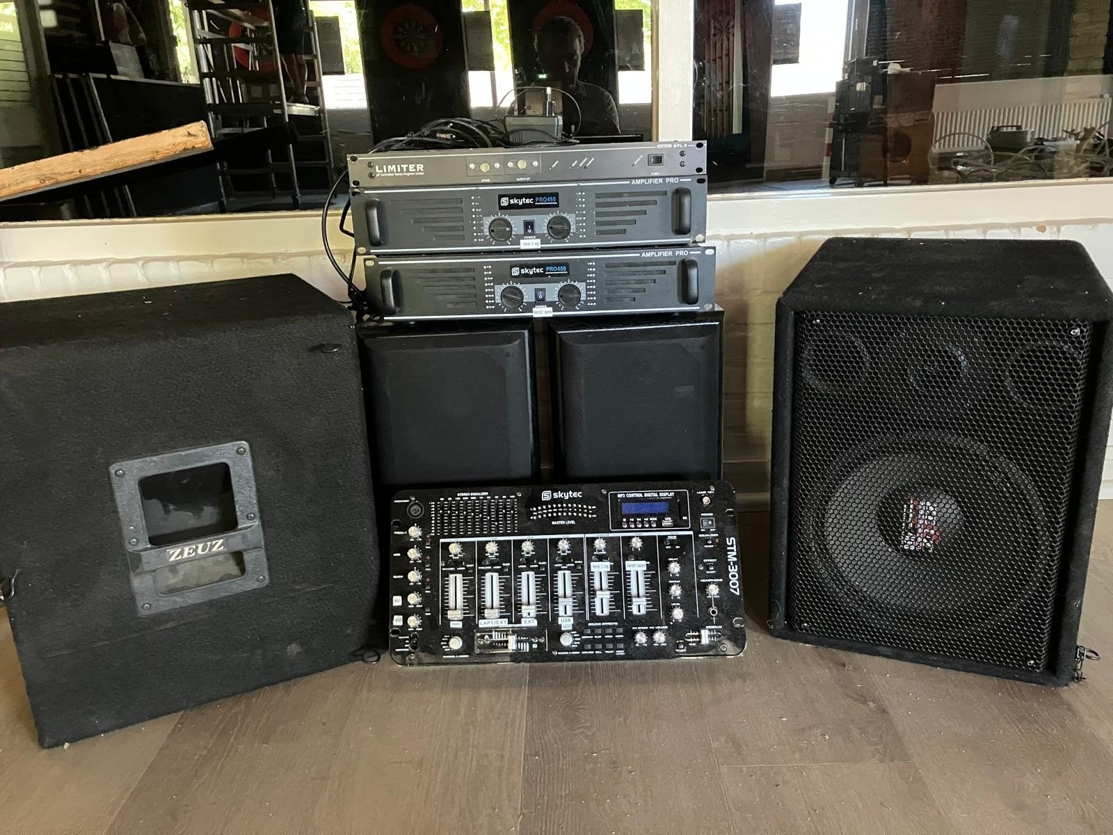 Complete DJ-set met versterkers en speakers, Ophalen, Gebruikt, Dj-set, Overige merken