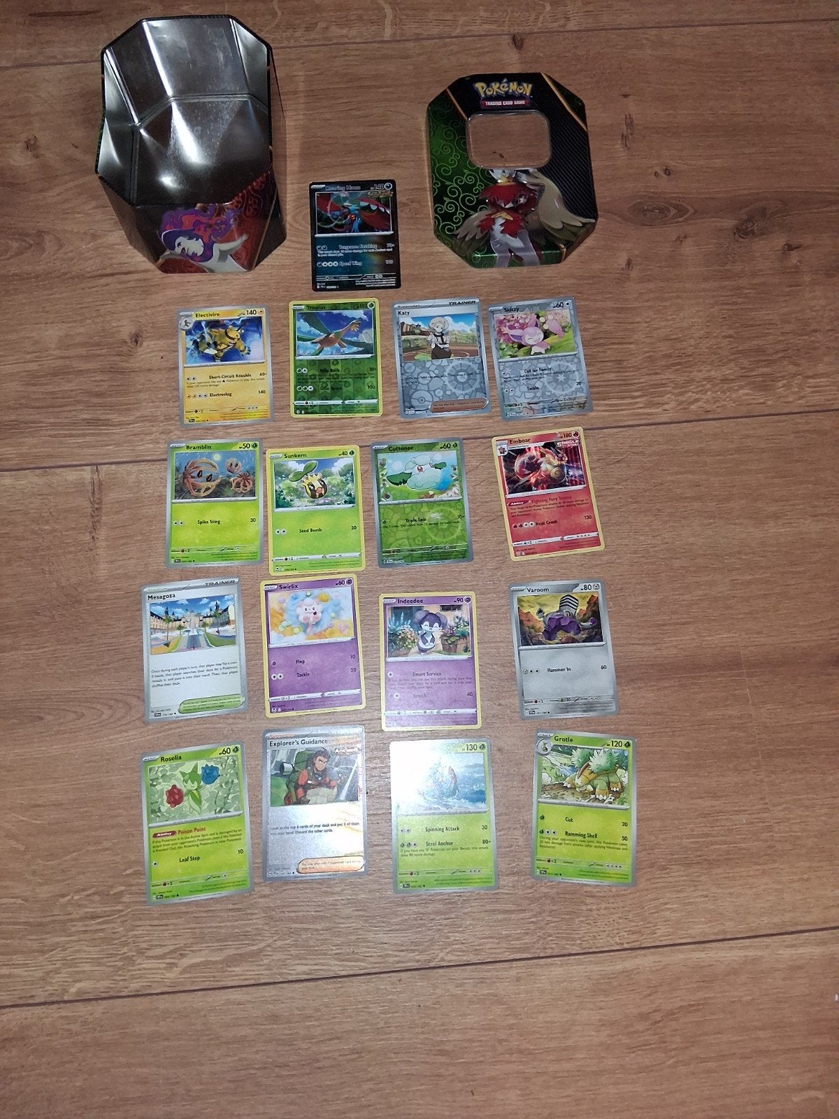Pokémon kaarten set met kist en sleeves, Ophalen of Verzenden