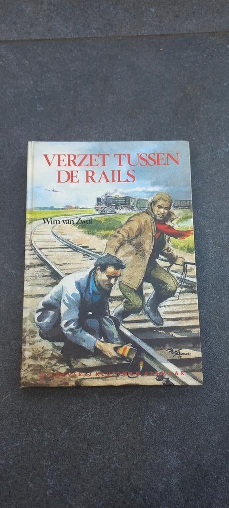 Verzet Tussen de Rails - Wim van Zwol (Jeugdboek WOII), Boeken, Tweede Wereldoorlog, Ophalen of Verzenden, Zo goed als nieuw, Wim van Zwol