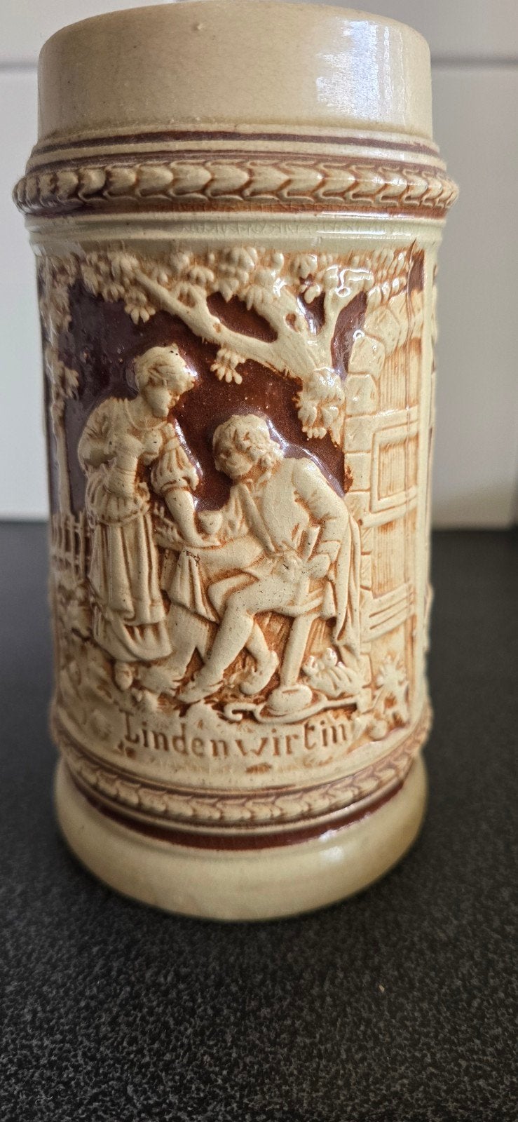 Antieke Bierpul met Reliëf en Duitse Tekst, Antiek en Kunst, Ophalen of Verzenden