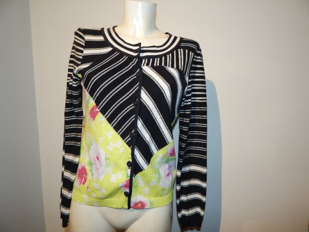 Marccain gebreid vest zwart wit gestreept bloemen N4/40