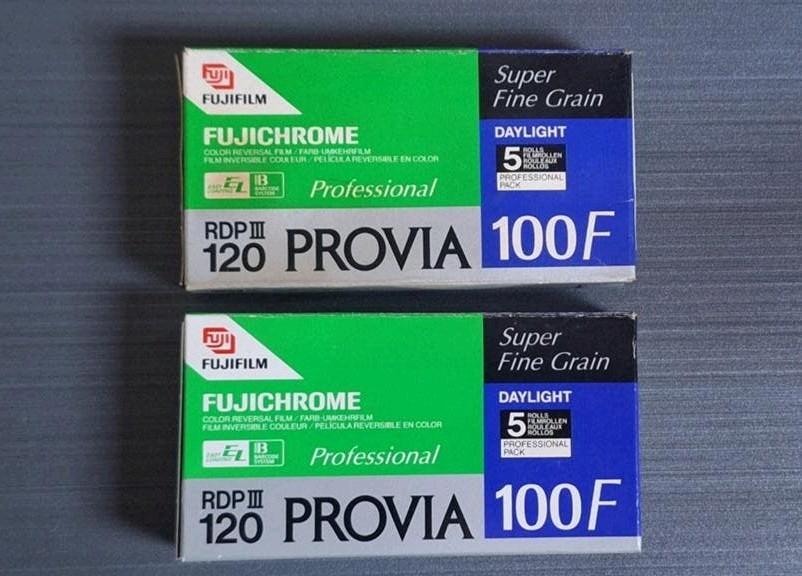 ≥ 10 x Fujichrome Provia 100F RDP III 120 film ~ EXPIRED