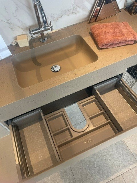 Fiora badmeubel 135 cm met spiegel, nieuw, showroomprijs, Huis en Inrichting, Ophalen, Nieuw, 50 tot 100 cm, Minder dan 100 cm