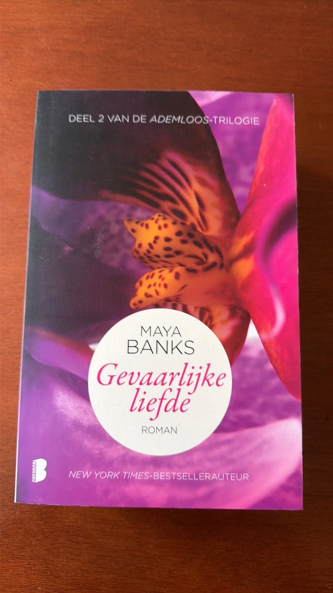 Maya Banks - Gevaarlijke liefde (Ademloos 2), Ophalen of Verzenden, Zo goed als nieuw, Maya Banks