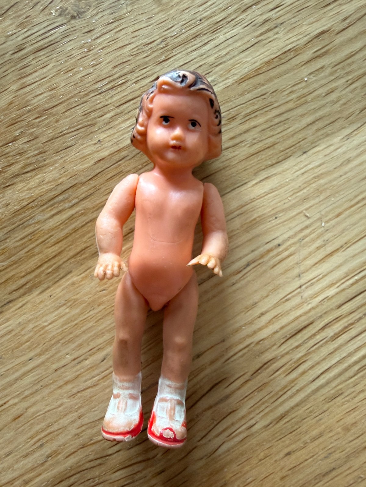 Vintage Ari rubberen (poppenhuis) popje, gemerkt, Verzamelen, Ophalen of Verzenden, Gebruikt, Pop