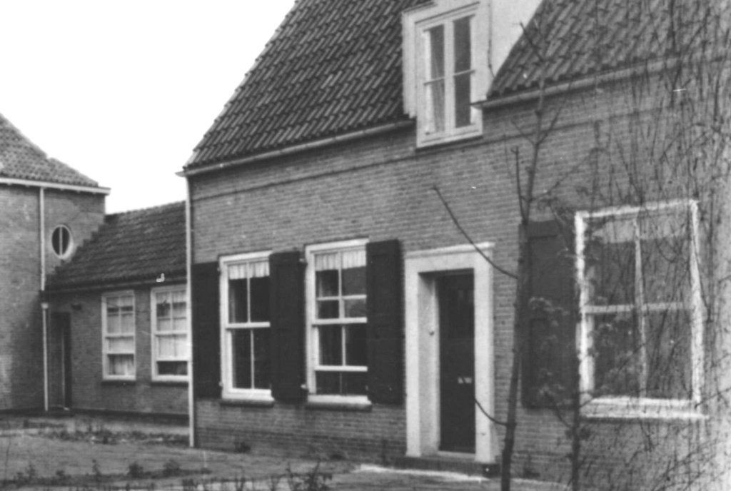 700326	Vrouwenpolder	ZL 1972 Geref Kerk Pastorie	Gelopen, Ophalen of Verzenden, 1960 tot 1980, Gelopen, Zeeland