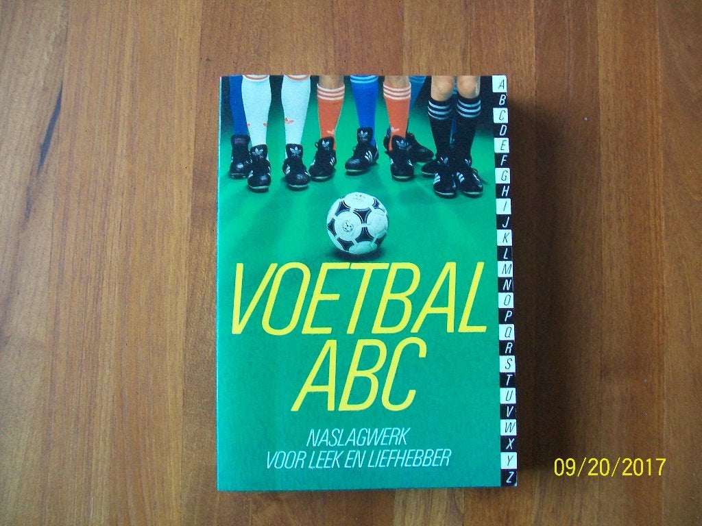 Voetbal ABC - Naslagwerk voor Leek en Liefhebber (1986), Verzenden, Zo goed als nieuw, Overige binnenlandse clubs, Boek of Tijdschrift