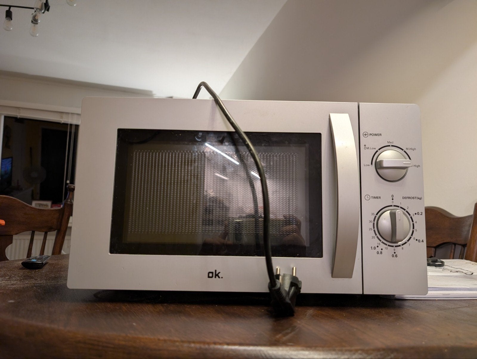 OK. Magnetron met verschillende temperatuurstanden, Witgoed en Apparatuur, Magnetrons, Gebruikt, Vrijstaand, Magnetron, 45 tot 60 cm