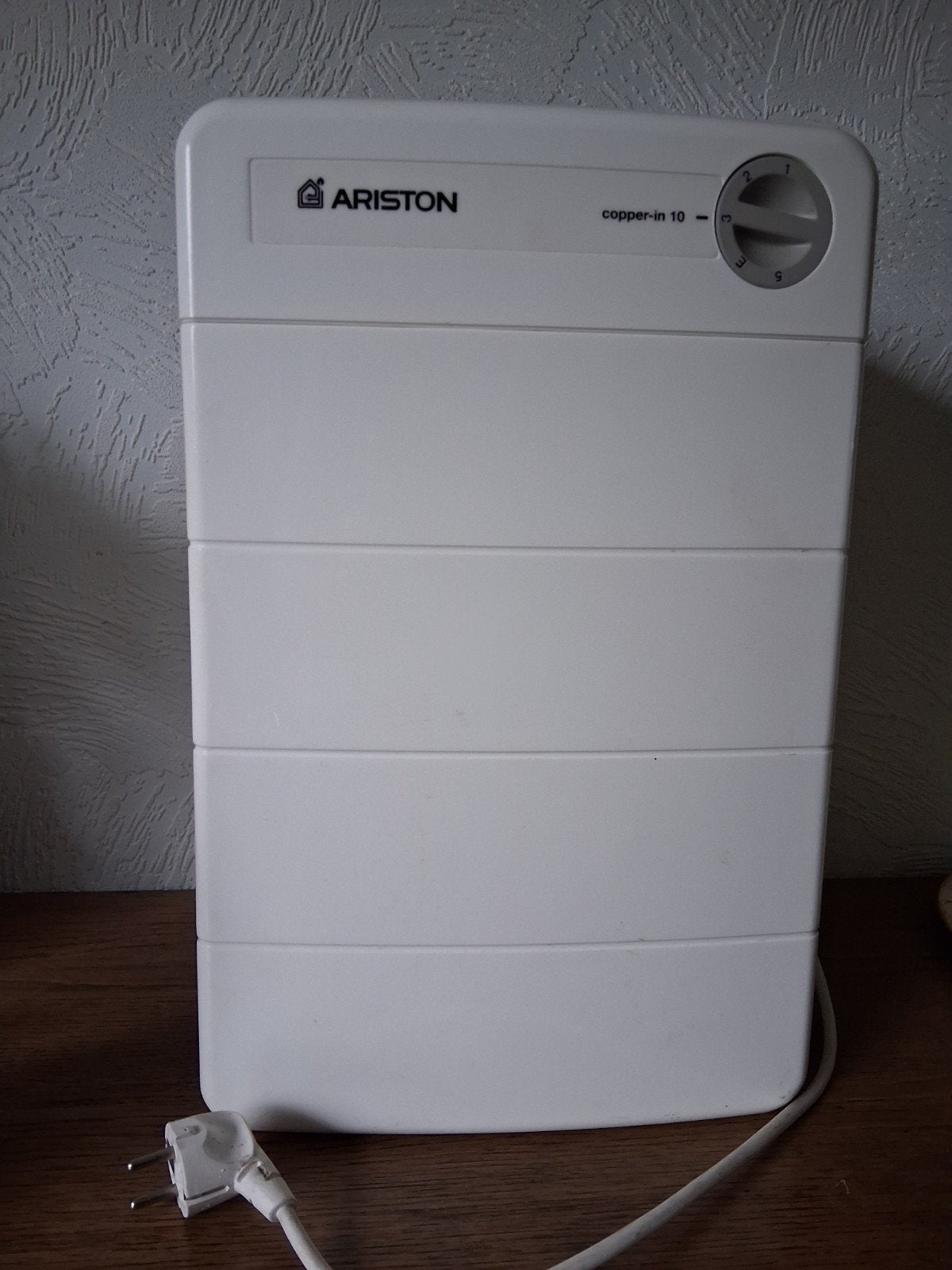 ariston 10 liter boiler, Minder dan 20 liter, Boiler, Ophalen of Verzenden, Minder dan 3 jaar oud