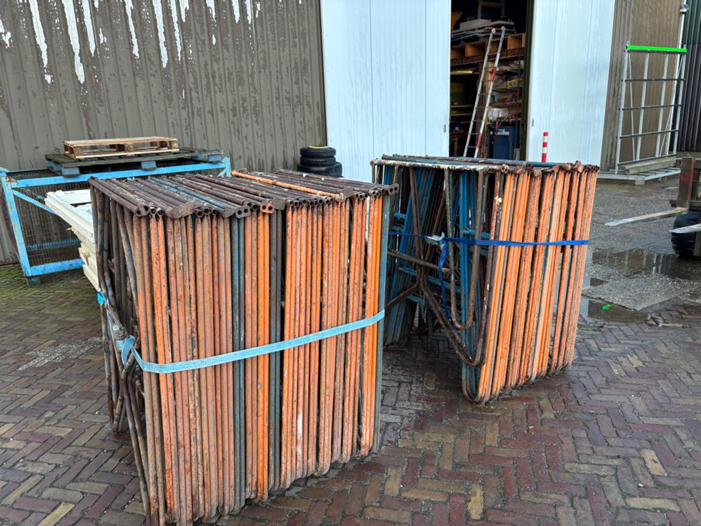 25 Klapschragen 130 cm hoog, Doe-het-zelf en Verbouw, Steigers, Ophalen of Verzenden, Gebruikt, Overige typen, Minder dan 2 meter