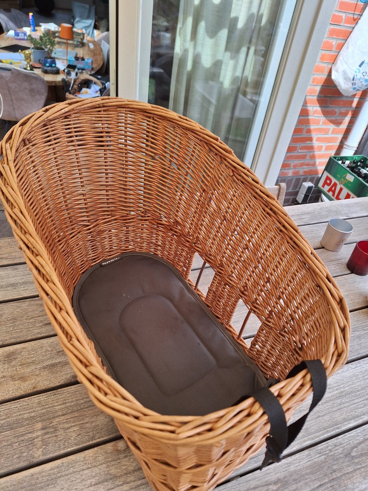 Basil fietsmand voor op de bagagedrager., Ophalen of Verzenden, Gebruikt, Fietsmand, Basil
