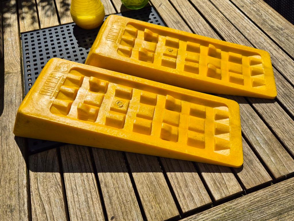 Gele oprijblokken voor camper of caravan, Caravans en Kamperen, Caravan accessoires, Ophalen of Verzenden, Gebruikt